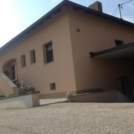 Appartement Spacious Near Linz, Wels & Marchtrenk *