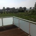 아파트 Spacious Near Linz, Wels & Marchtrenk *