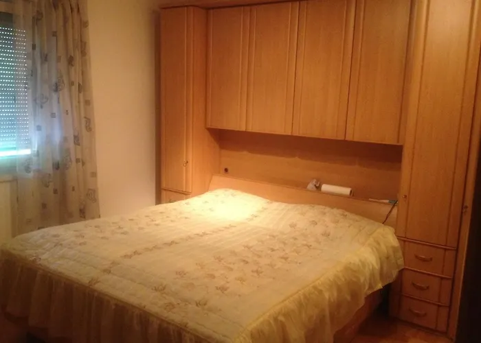 Spacious Near Linz, Wels & Marchtrenk